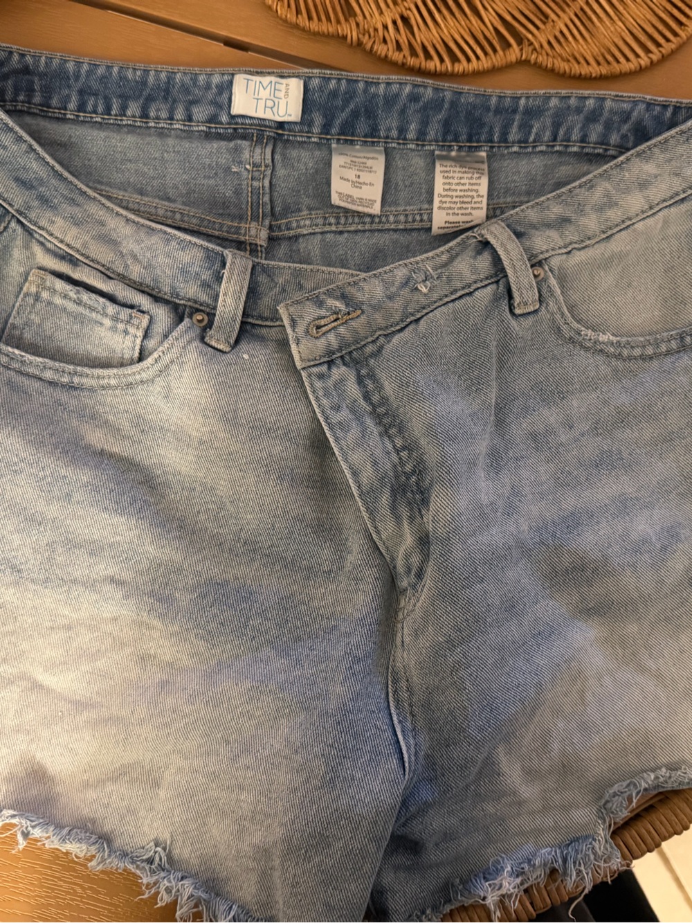 Light Wash Frayed Hem Denim Shorts